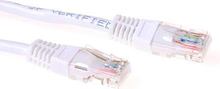 Produktbild White 1 meter U/UTP CAT5E patch cable with RJ45 connectors. Cat5e u/utp white 1.00m (U/UTP, CAT5e, 1 m)