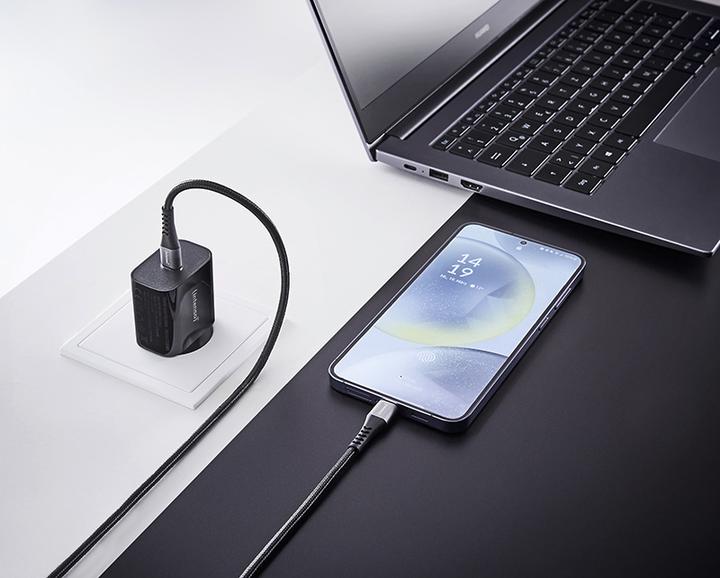 Image du produit Intenso Power Adapter W20C, 20W, USB-C Anschluss, für iPhone, Samsung Galaxy, iPad und mehr, schwarz (20 W)