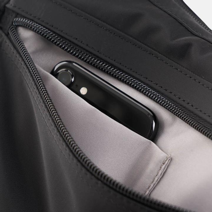 Actual product image Hedgren Harper??s -olkalaukku, musta