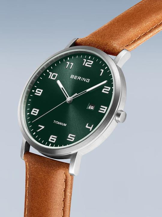 Produktbild Bering Titanium Armbanduhr (Analoguhr, 40 mm)