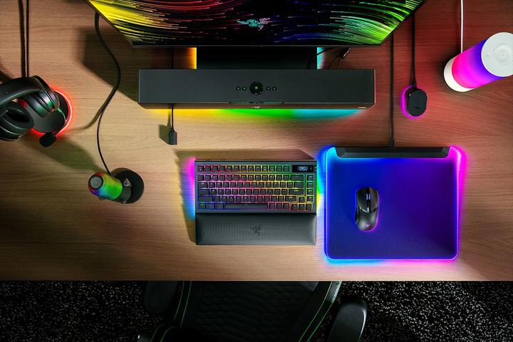 Actual product image Razer BlackWidow V4 Pro (Eng. Int., Wireless, Cable)