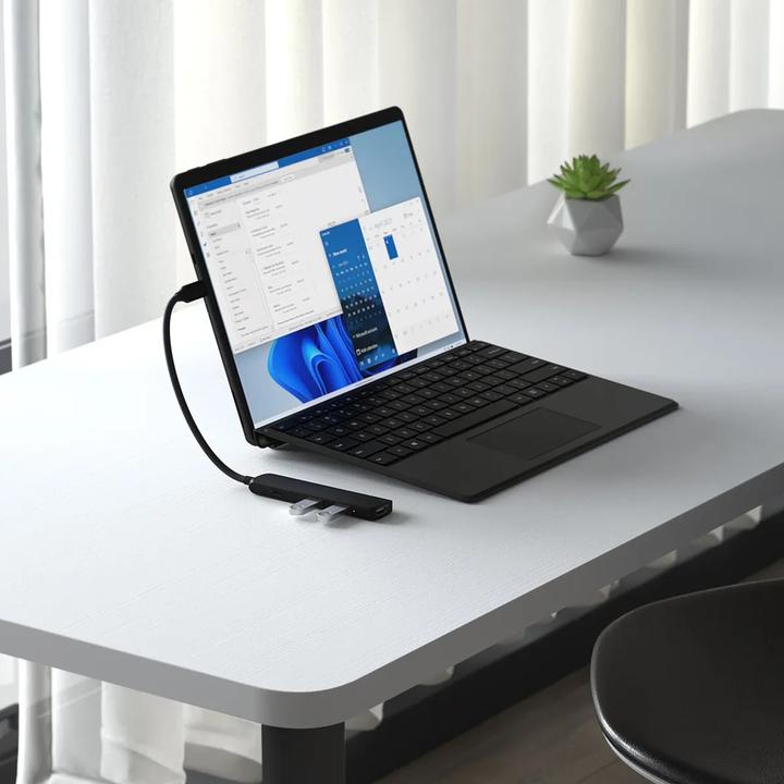 Actual product image Satechi Slim 4 Multiport Hub Black (USB-C, 4 Ports)