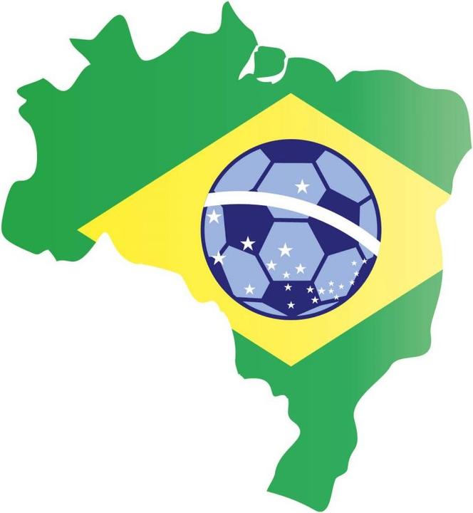 Produktbild Trenddeko Brasilien Karte mit Fussball (30 x 33 cm)