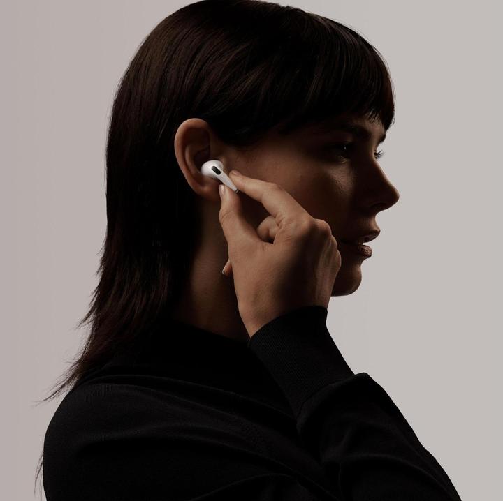Productafbeelding Apple AirPods Pro (1st Gen.) MagSafe Case (ANC, 4.50 h, Draadloze)