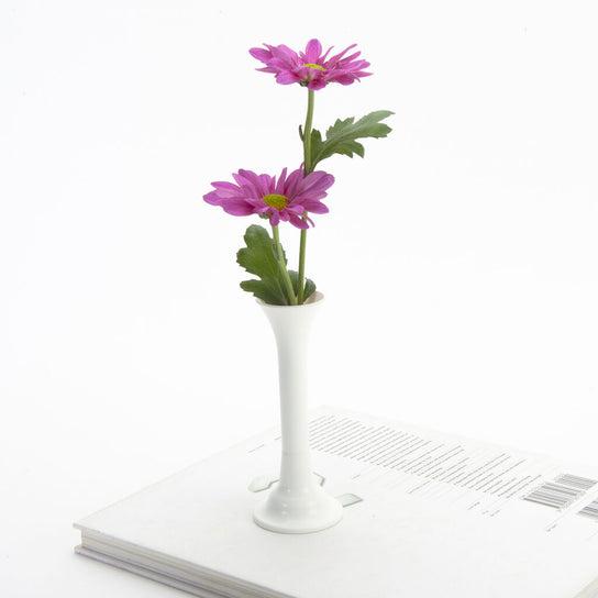 Actual product image Kikkerland Vase Desk Pen (White, 1 x)