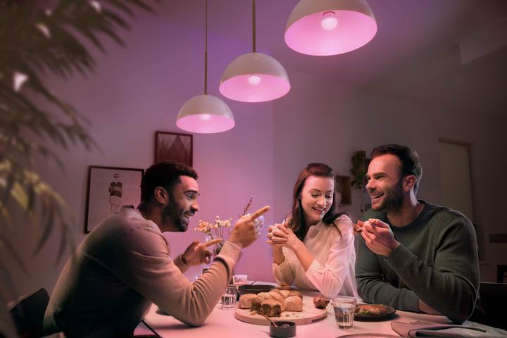 Produktbild Philips Hue White & Color Ambiance Luster (E14, 18360000 W, 470 lm, 1 x, F)