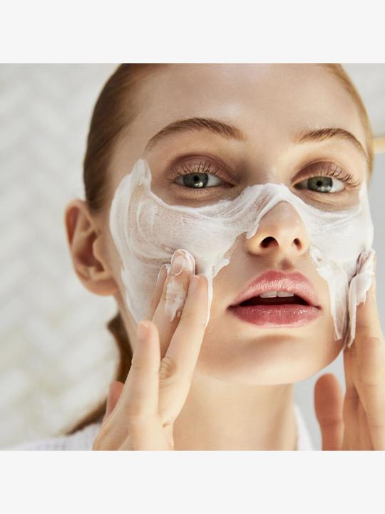 Actual product image Clé De Peau Softening Cleansing Foam (Foam, 125 ml)