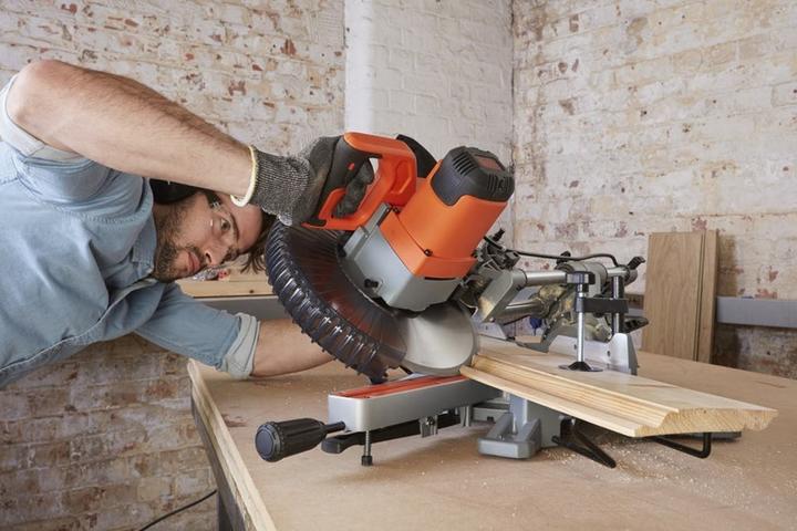 Image du produit Black & Decker Scie à onglets de 2100 watts 254 mm