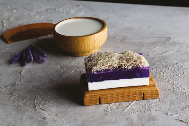 Immagine prodotto MyBiolio Sapone naturale Latte d'asina alla lavanda con fibra di zucca (Sapone duro)