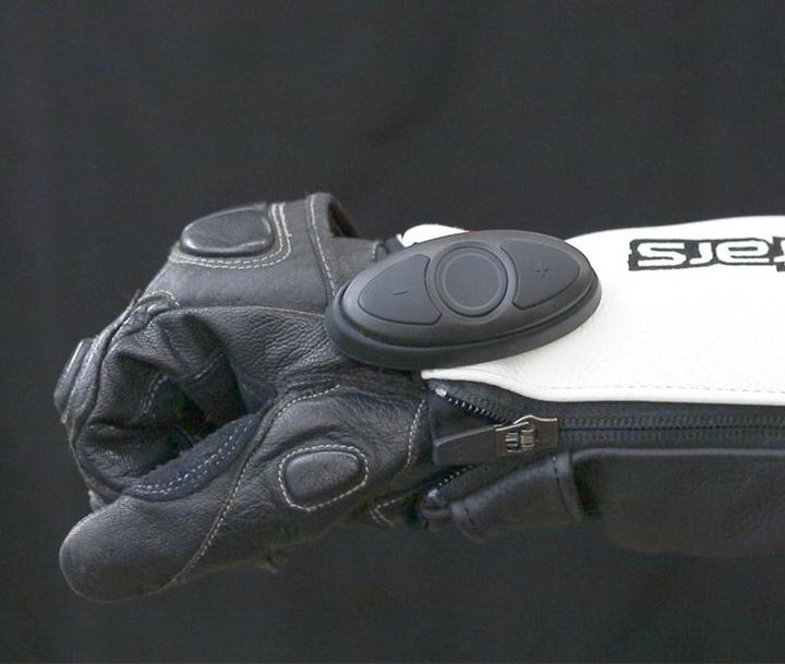 Actual product image Sena RC3 remote control