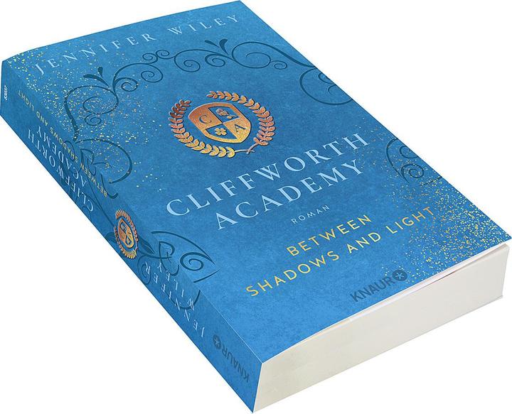 Actual product image Cliffworth Academy – Between Shadows and Light (German, Jennifer Wiley, 2024)