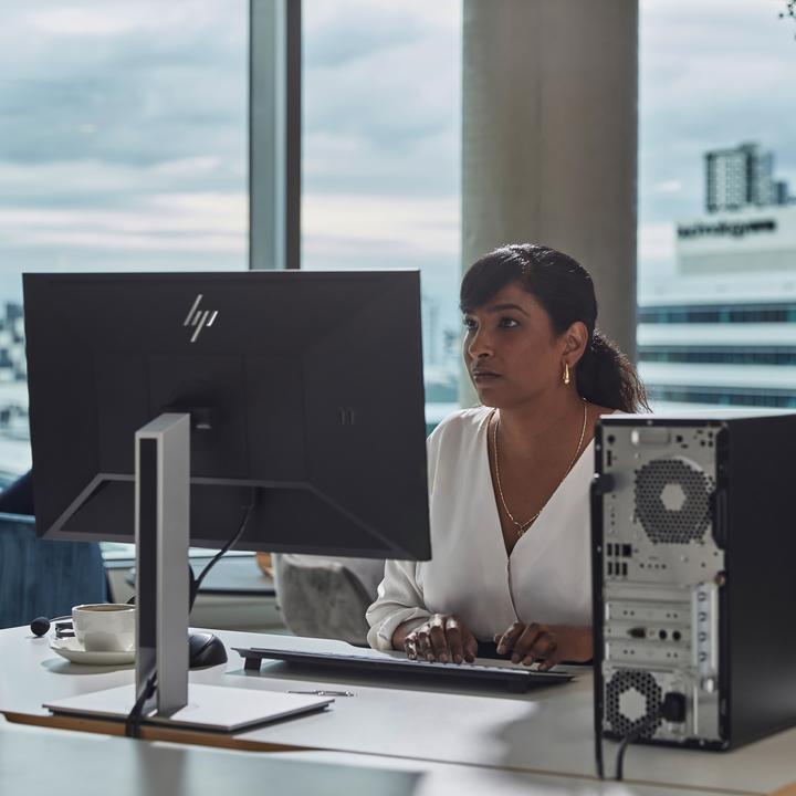 Produktbild HP Pro Tower 400 G9 (Intel Core i7-14700, 32 GB, 1000 GB, Radeon RX 6300)