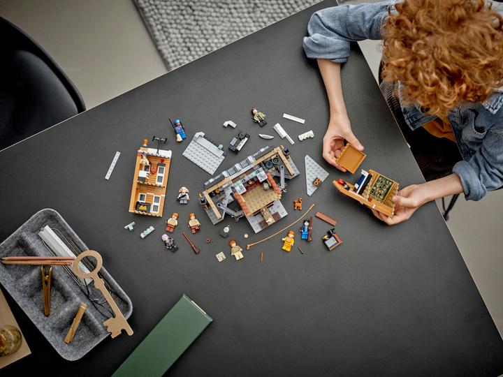 Produktbild LEGO 12 Grimmauld Place (76408, LEGO Harry Potter)