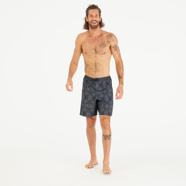 Actual product image Olaian Boardshorts Herren lang 500 Arch Scarabia 19" schwarz (42)