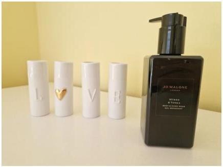 Actual product image Jo Malone Myrrh & Tonka B & H Wash (250 ml)