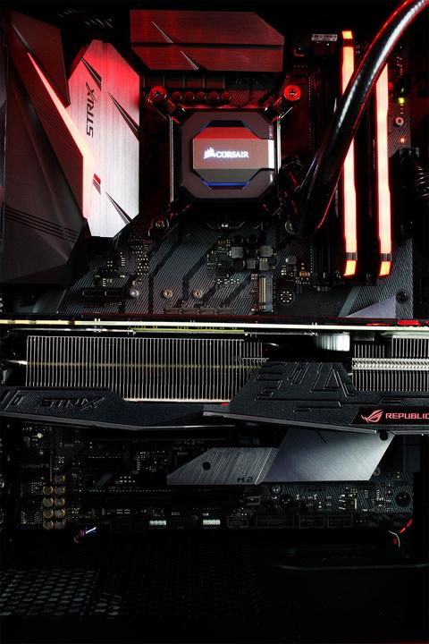 Image du produit Mifcom SAVAGE GTX 1070 Ti - Édition ZGS 2018 (Intel Core i7-8700K, 16 Go, 500 Go, GeForce GTX 1070 Ti)