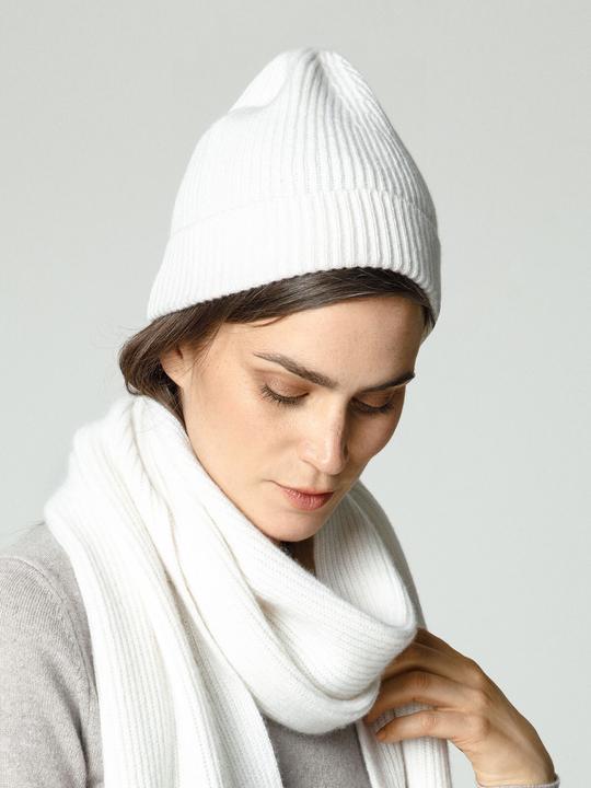 Actual product image Furnari 100% cashmere cap in ice-white