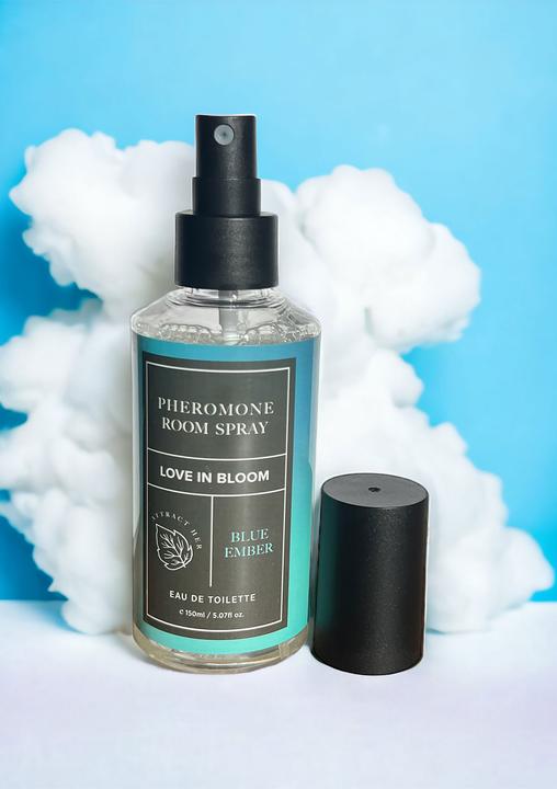 Actual product image Eye of Love Pheromone Room Spray Attract Her 150ml Blue Ember (Eau de toilette, 150 ml)