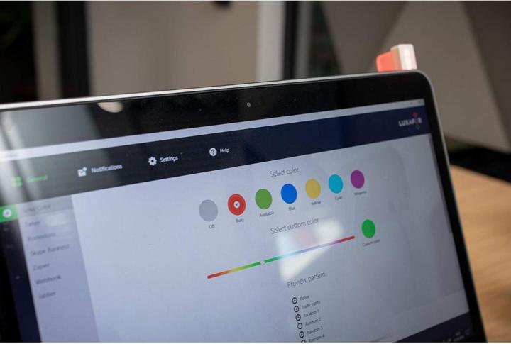Actual product image Luxafor Flag