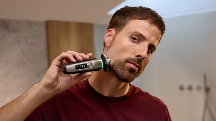 Actual product image Philips i9000 Prestige XP9203/30 Wet & Dry Electric Shaver with SkinIQ