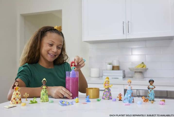 Produktbild Mattel Small Dolls Royal Color Reveal Sortiment