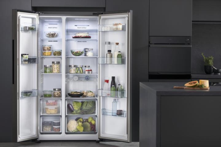 Actual product image Hisense RS711N4AFE - Amerikaanse Koelkast - Zwart (550 l)