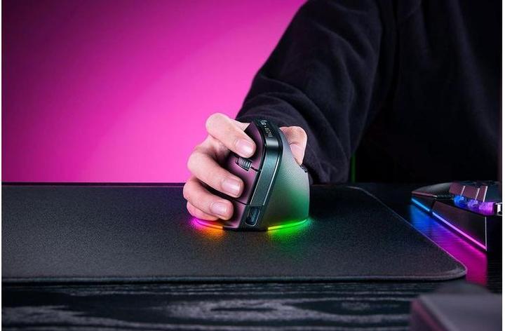 Actual product image Razer Pro Click V2 Vertical Edition (Wireless, Cable)