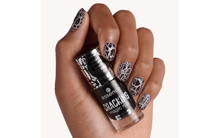Actual product image essence Cracking Magic Nail Top Coat 01 Crack me up (Black, Top coat)