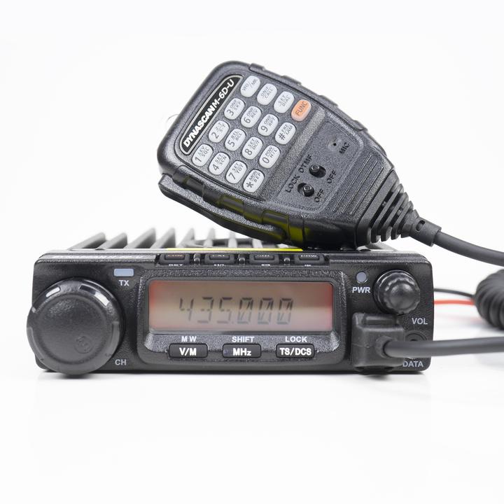 Dynascan UHF radio PNI M-6D-U, 440-470 MHz, 12 V power supply, CTCSS/DCS tones, TOT, scan