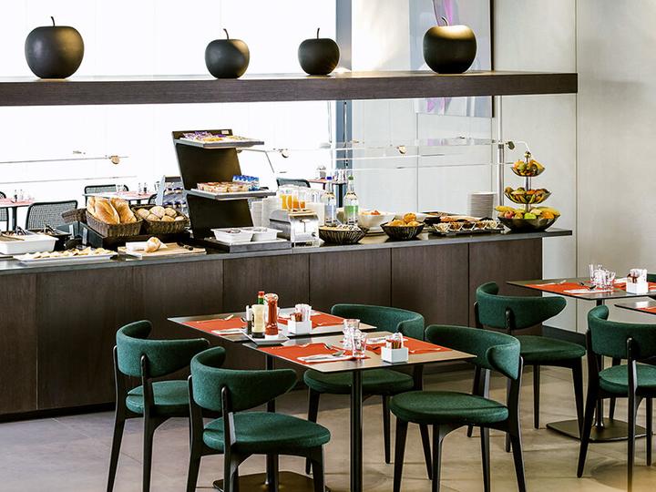 Immagine prodotto Smartbox 1 notte di charme in Svizzera con cena gourmet per 2 spose (2 pers.)