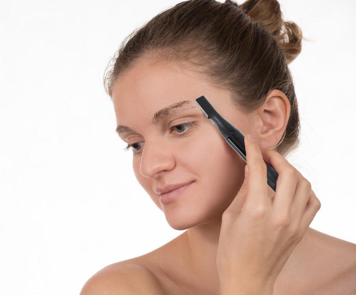 Actual product image Adler AD 2934b Eyebrow trimmer