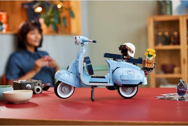 Image du produit LEGO Vespa 125 (10298, LEGO Icons, LEGO difficiles à trouver)