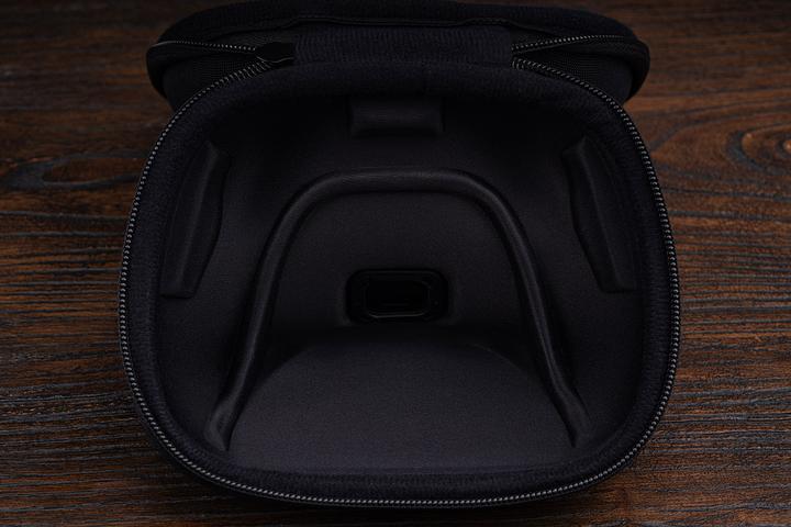 Image du produit 8bitdo Étui de voyage - Ultimate Controller (PS4, Switch, PS5, Xbox One S, Xbox One X)