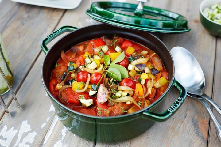 Produktbild Staub Cocotte (24 cm, Bräter + Schmortopf, Gusseisen)