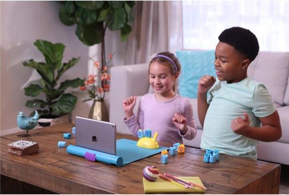 Actual product image PlayShifu Plugo Count Hands-On Math Kit (German, Spanish, French, Japanese, Russian, Portuguese, English)