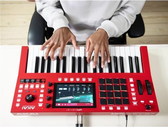 Productafbeelding Akai Professional MPC KEY 37 (Toetsenbord)
