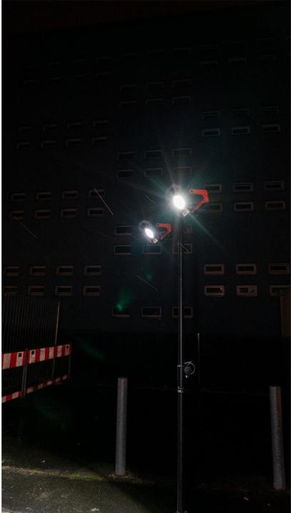 Produktbild Werkzeugstore24 2x Akku LED-Baustrahler 2.500 Lumen (COB) 25 W (2500 lm)