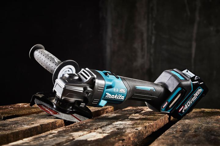 Actual product image Makita 40V Battery Angle Grinder GA005GZ (125 mm)