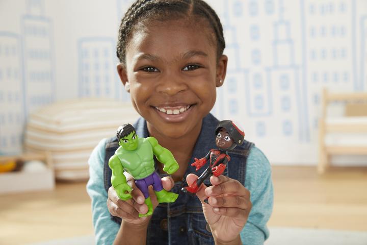 Produktbild Hasbro Maskierte Helden 2er-Pack, mit Klapp-Maske, Miles Morales und