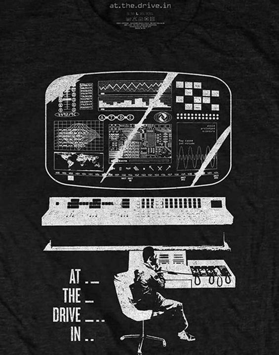 Actual product image Universal Textiles TShirt (XL)