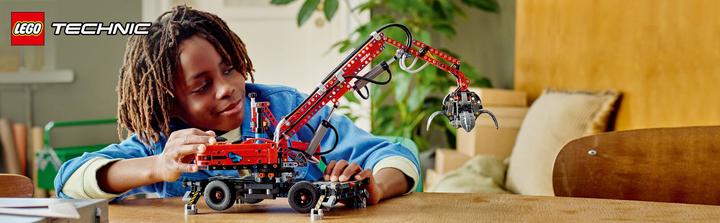 Actual product image LEGO Handling excavator (42144, LEGO Technic)
