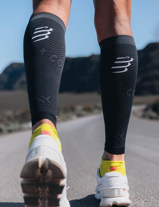 Immagine prodotto Compressport Manicotti per polpacci R2 Oxygen neri (30, 31, 32, 33, 34)