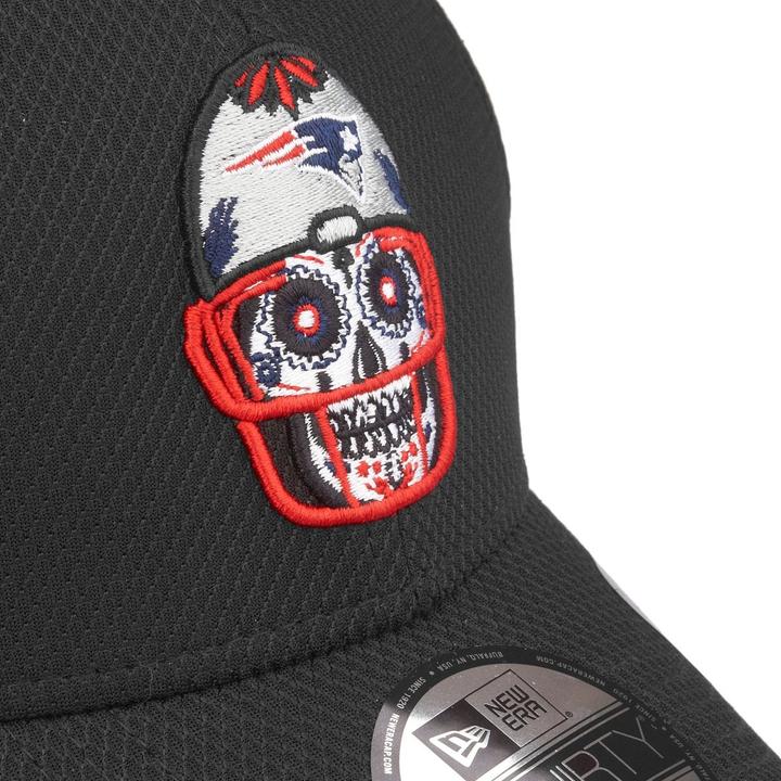 Actual product image New Era 39Thirty Stretchfit Diamond NFL Sugar Skull (L)