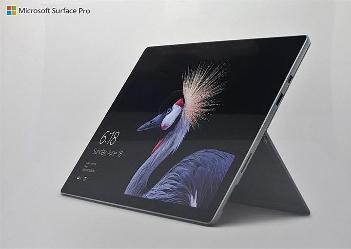 Actual product image Microsoft Surface Pro (12.30", Intel Core M3-7Y30, 4 GB, 128 GB)