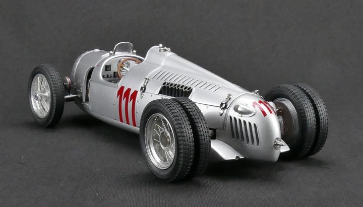 Produktbild CMC Auto Union Type C Hill Climb Version #111 Schau ins Land, 1937 Limited Edition 1,500 pcs.