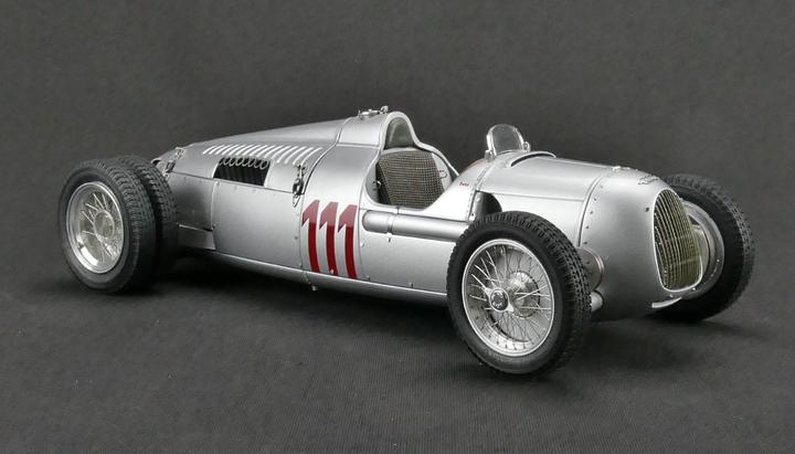 Produktbild CMC Auto Union Type C Hill Climb Version #111 Schau ins Land, 1937 Limited Edition 1,500 pcs.
