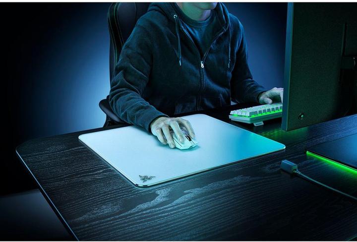 Actual product image Razer Atlas (L)