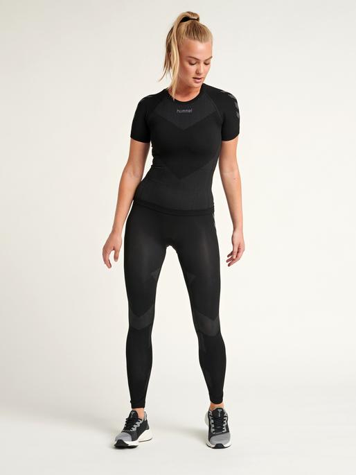 Actual product image hummel First Seamless Jersey S/S Woman (XS)