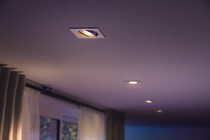 Actual product image Philips White & Colour Ambiance Centura (350 lm, GU10)