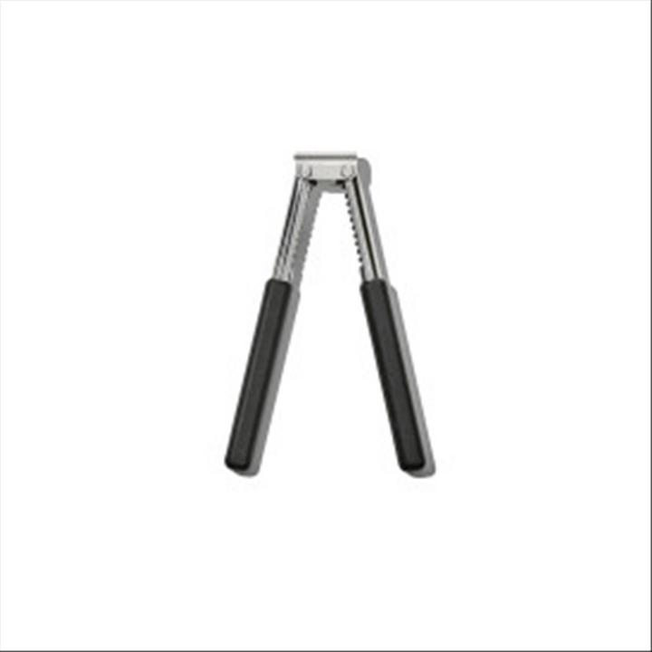 Actual product image OXO Nutcracker for nuts and seafood